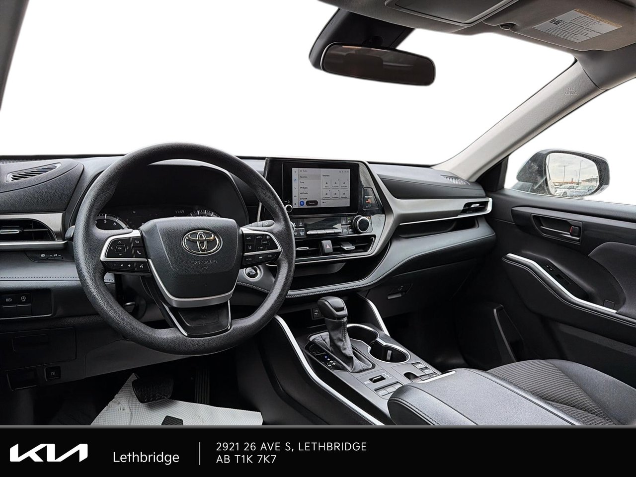 2024 Toyota Highlander LE-11