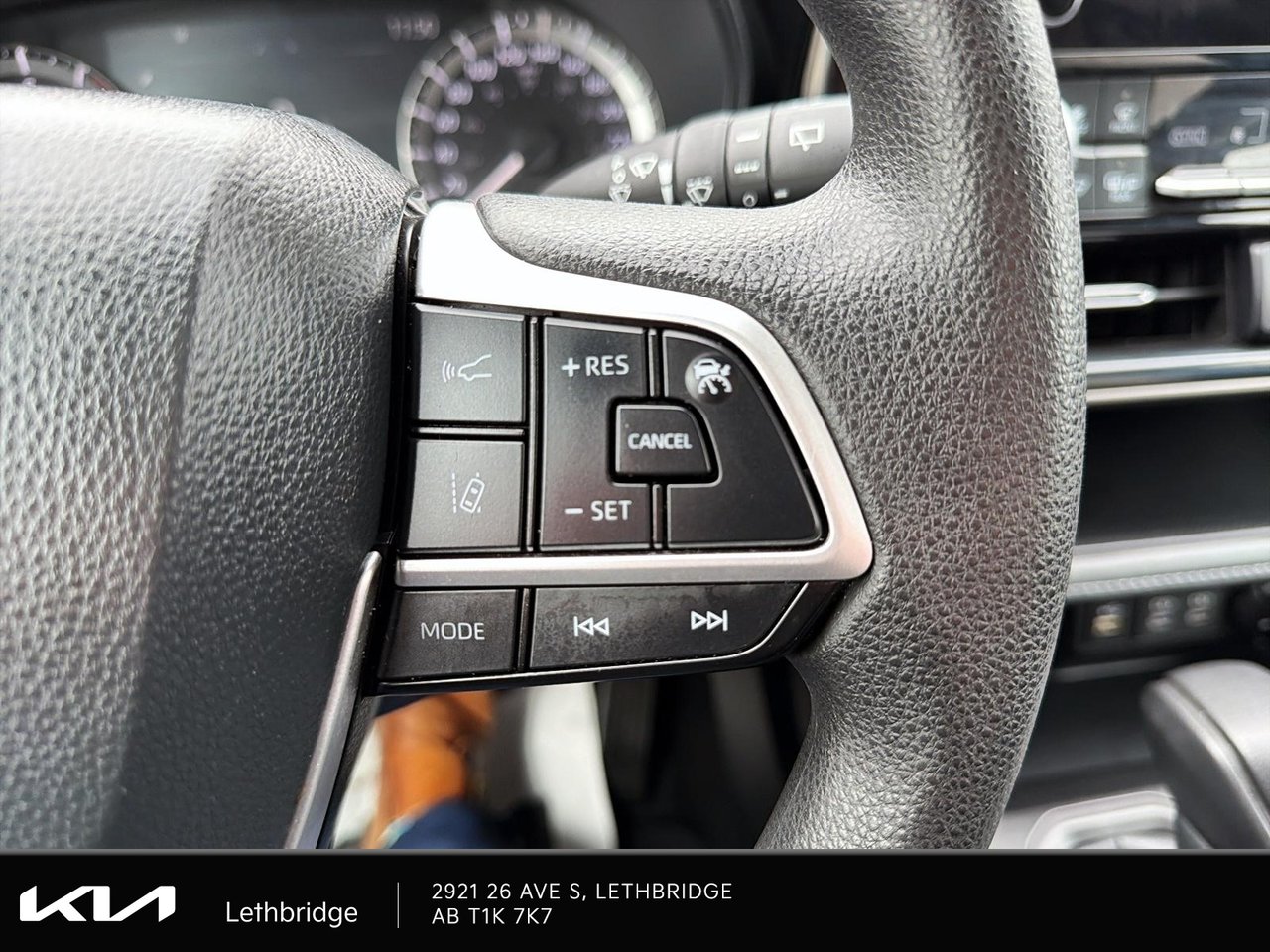 2024 Toyota Highlander LE-15