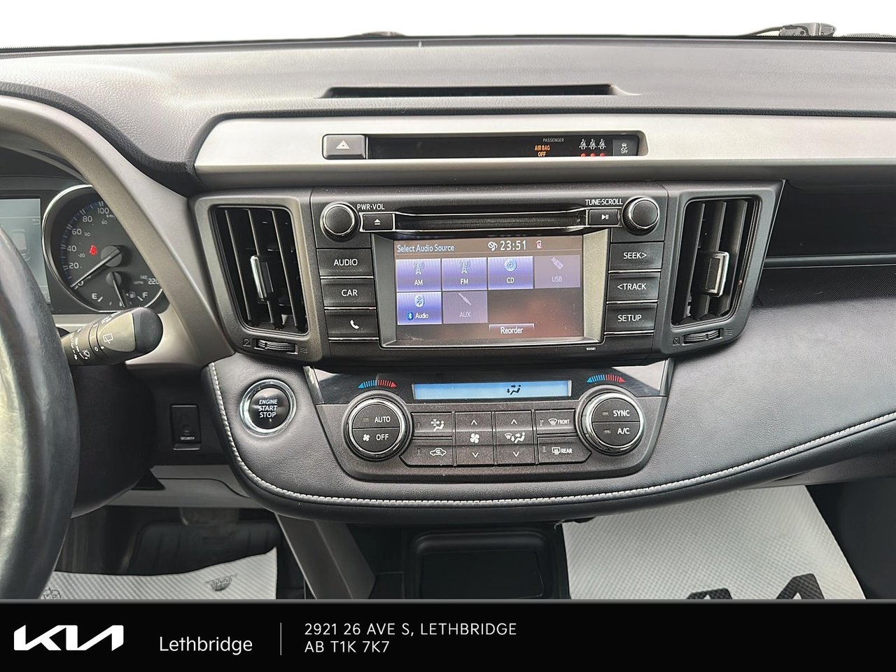 2018 Toyota RAV4 XLE-13