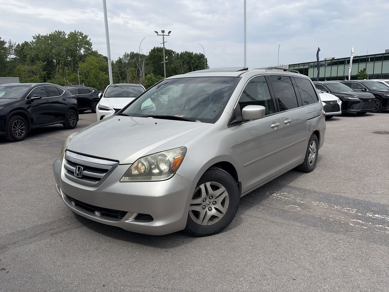 Silver 2007 Honda Odyssey EX-L FWD with DVD Minivan Front-Wheel Drive Automatic