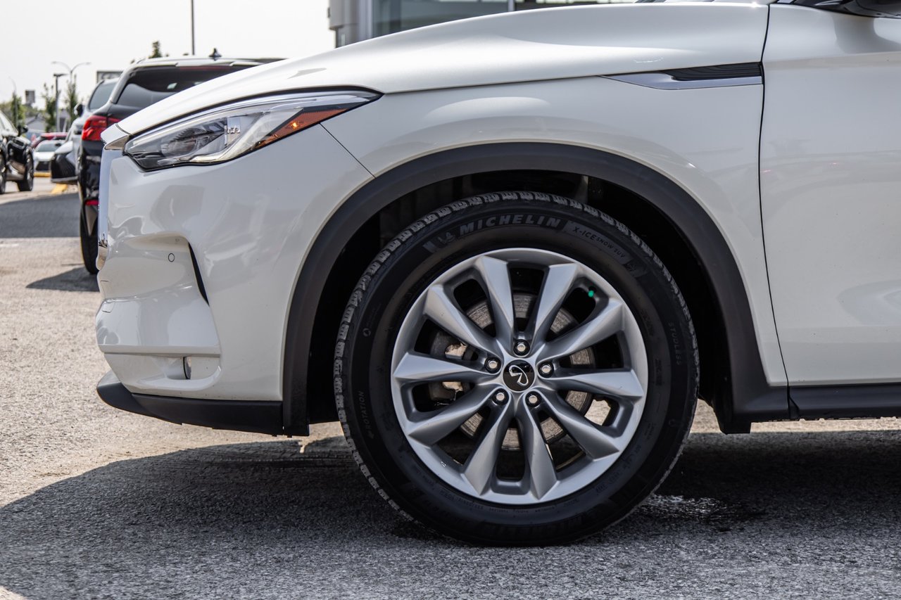 Used 2020 WHITE INFINITI ESSENTIAL / NAVI-GPS / CAMERA 360 / CUIR / MAGS-19 image 8