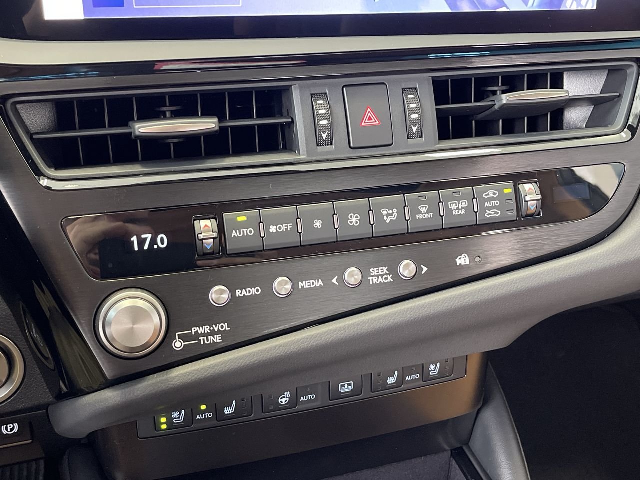 New 2023 Eminent White Pearl Lexus 300 image 27
