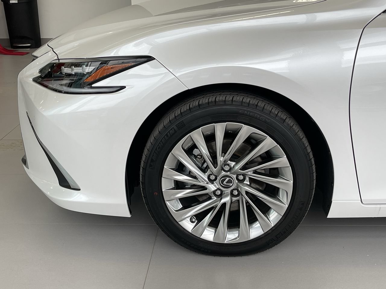 New 2023 Eminent White Pearl Lexus 300 image 18