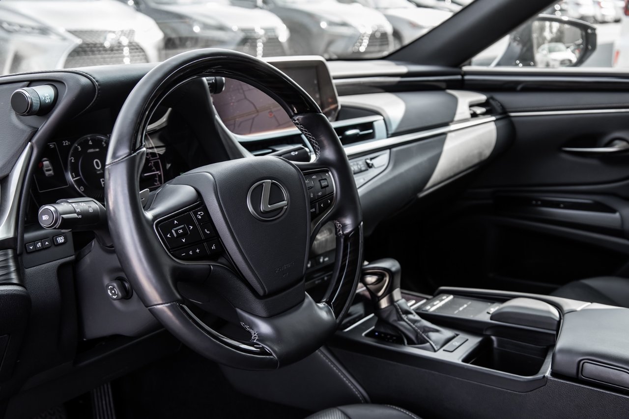 Used 2021 BLACK Lexus ES 250 / PREMIUM / NAVI-GPS / CAMERA / MAGS-17