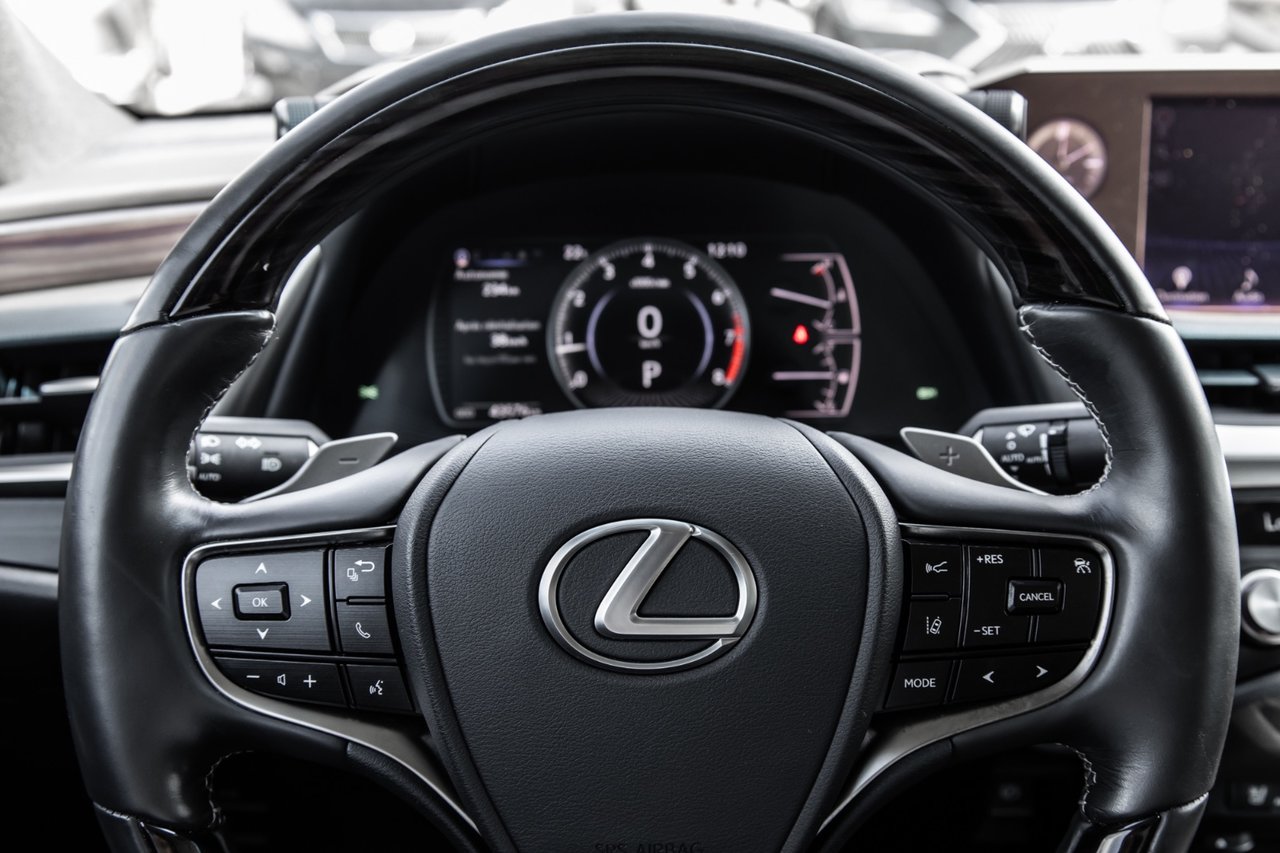 Used 2021 BLACK Lexus ES 250 / PREMIUM / NAVI-GPS / CAMERA / MAGS-17