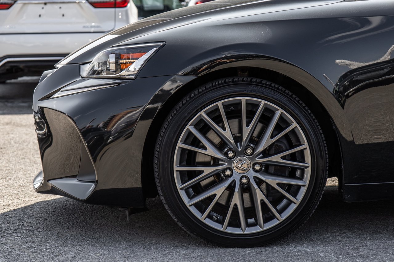 Used 2019 BLACK Lexus PREMIUM / CAMERA / TOIT OUVRANT / MAGS-18