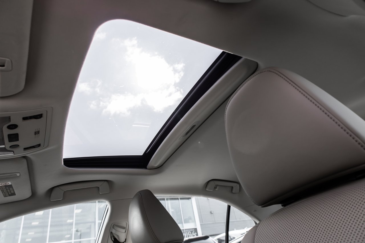 Used 2019 BLACK Lexus PREMIUM / CAMERA / TOIT OUVRANT / MAGS-18