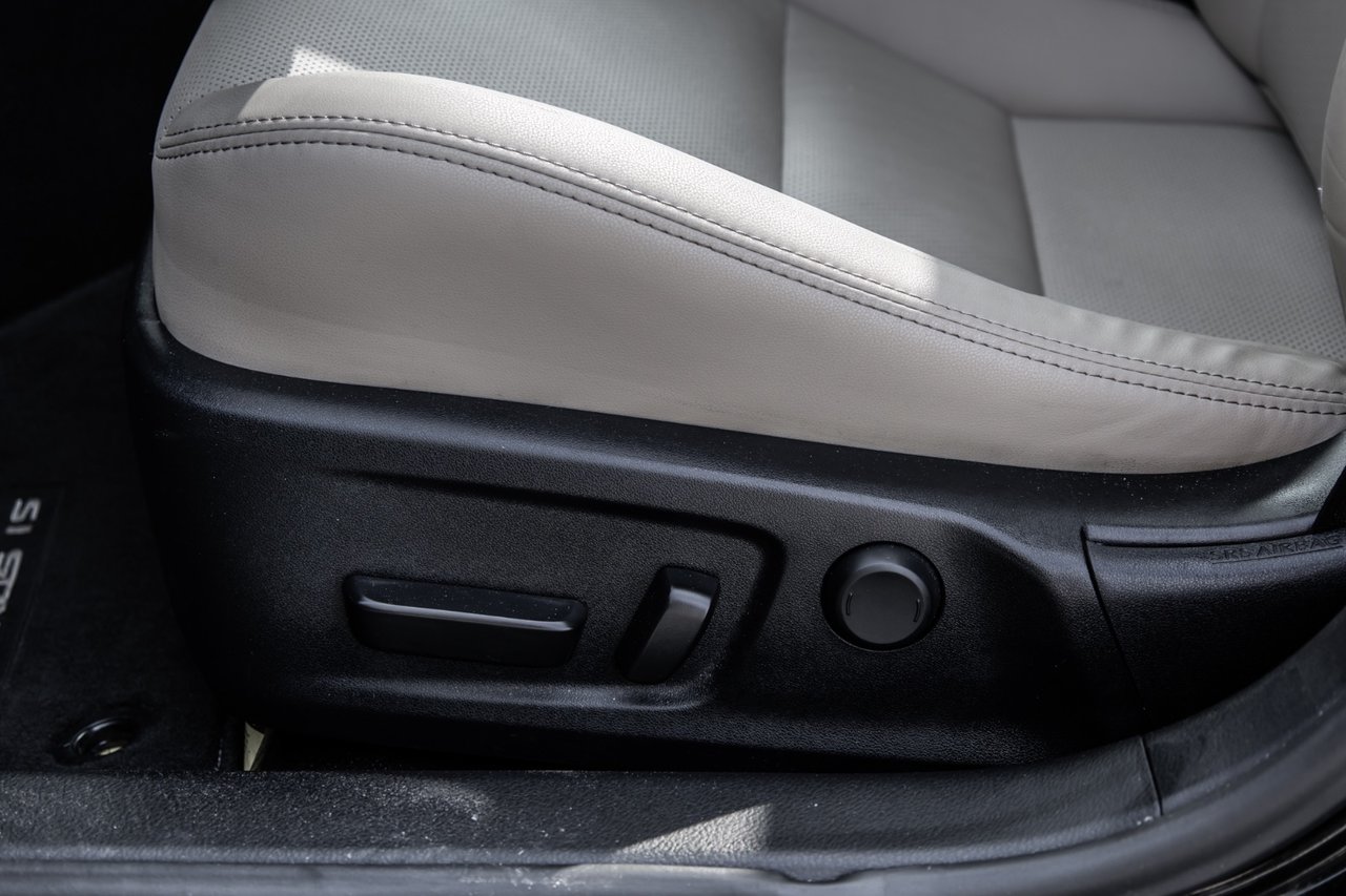 Used 2019 BLACK Lexus PREMIUM / CAMERA / TOIT OUVRANT / MAGS-18