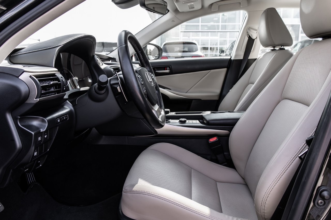 Used 2019 BLACK Lexus PREMIUM / CAMERA / TOIT OUVRANT / MAGS-18