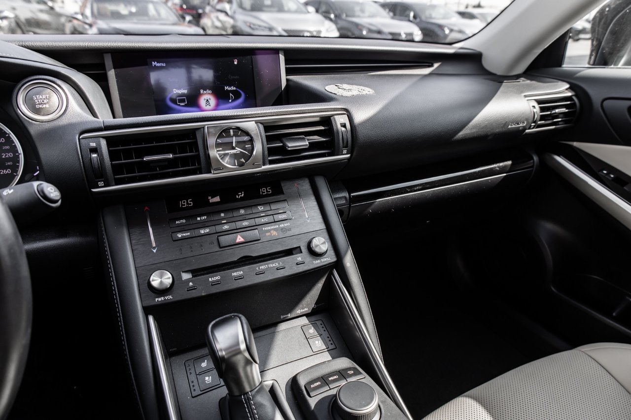 Used 2019 BLACK Lexus PREMIUM / CAMERA / TOIT OUVRANT / MAGS-18