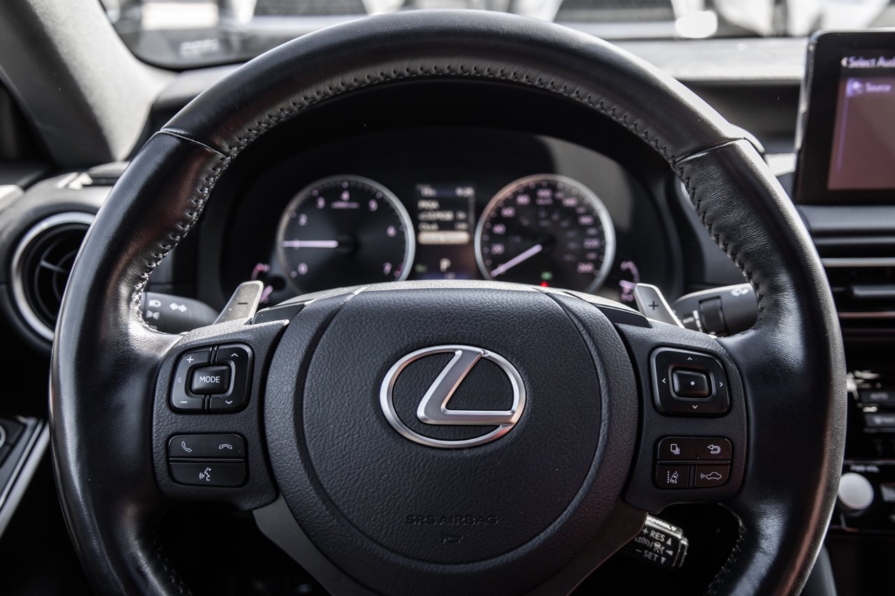 Used 2022 WHITE Lexus ULTRA LUXE / VOLANT CHAUFFANT / TOIT OUVRANT image 22