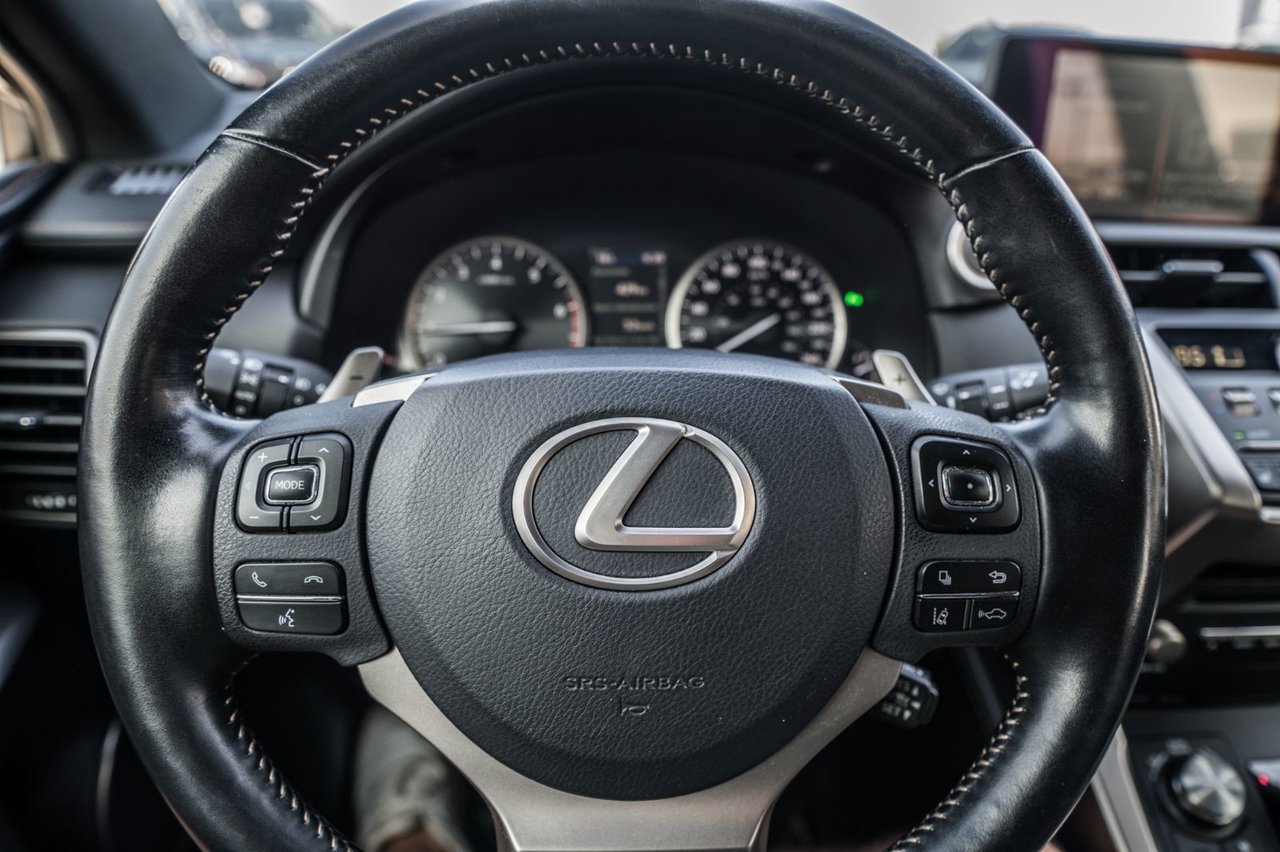 Certified Used 2020 CHARCOAL Lexus BLACK LINE EDITION / CAMERA / TOIT OUVRANT image 18