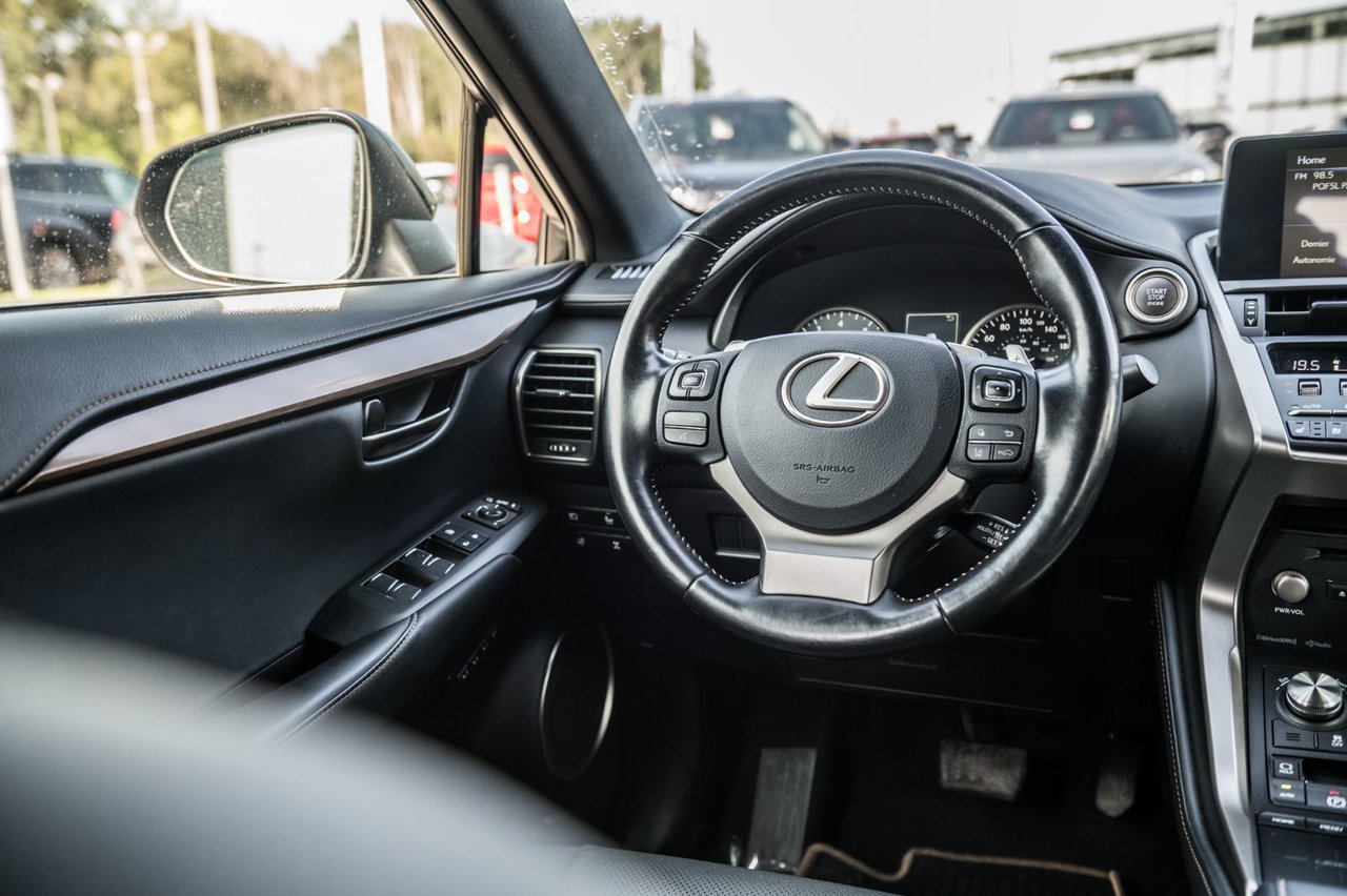 Certified Used 2020 CHARCOAL Lexus BLACK LINE EDITION / CAMERA / TOIT OUVRANT image 31
