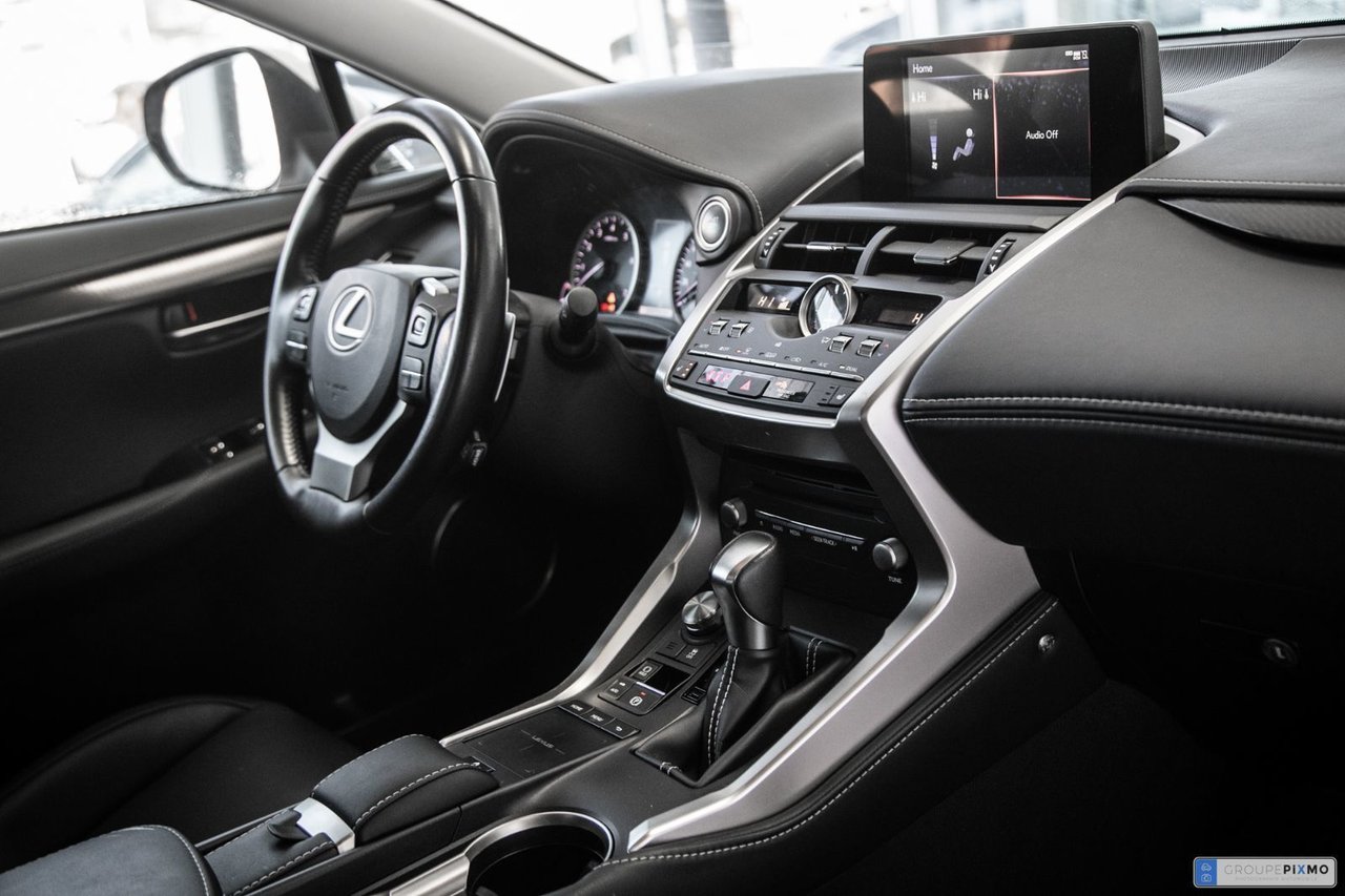 Used 2021 WHITE Lexus BASE / CAMERA / CUIR / APPLE CARPLAY / MAGS-17