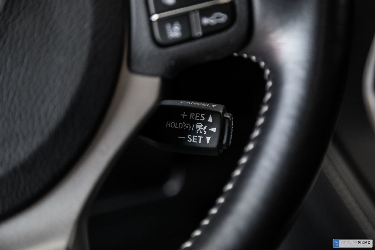 Used 2021 WHITE Lexus BASE / CAMERA / CUIR / APPLE CARPLAY / MAGS-17