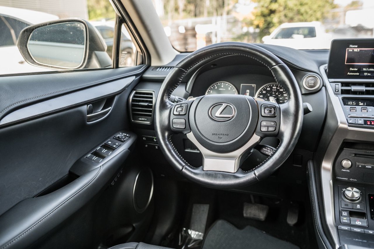 Certified Used 2021 SILVER Lexus PREMIUM / CAMERA / TOIT OUVRANT / MAGS-18