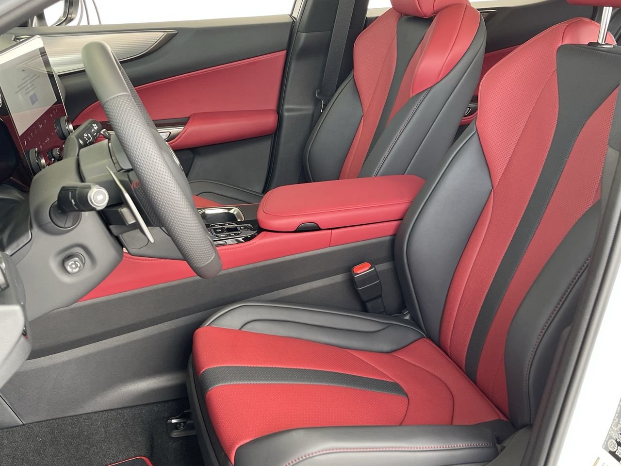 New 2024 Ultra White Lexus F SPORT image 19