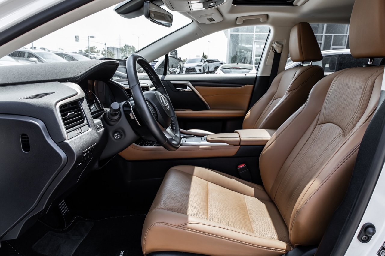 Certified Used 2021 White Lexus PREMIUM / SIÈGES CHAUFFANTS / MAGS 18