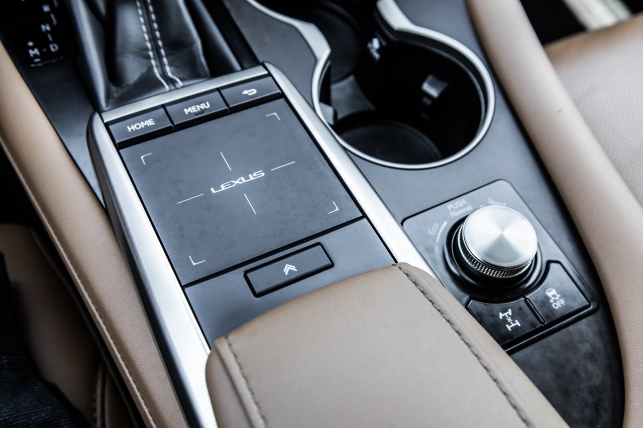 Certified Used 2021 White Lexus PREMIUM / SIÈGES CHAUFFANTS / MAGS 18