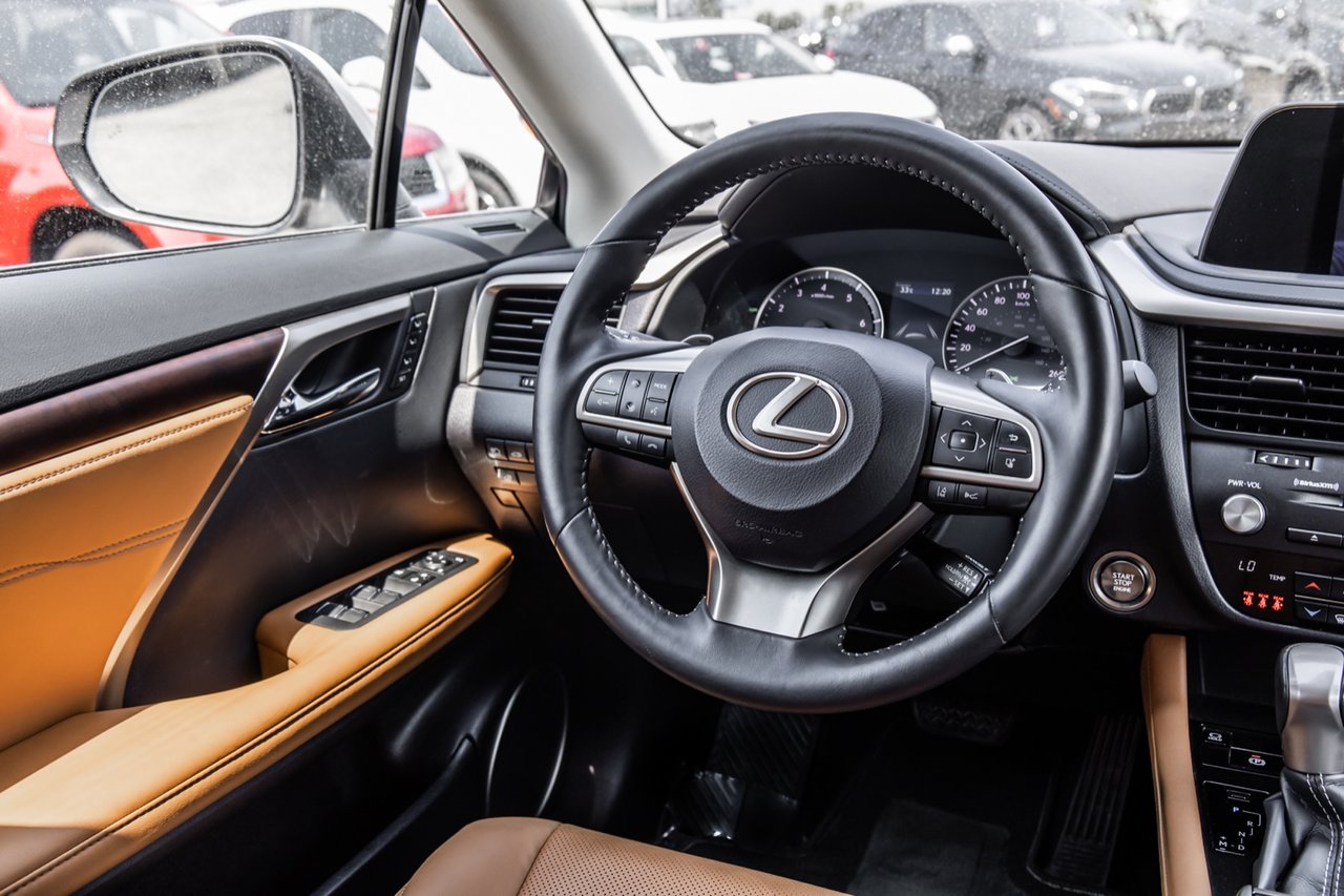 Certified Used 2021 White Lexus PREMIUM / SIÈGES CHAUFFANTS / MAGS 18