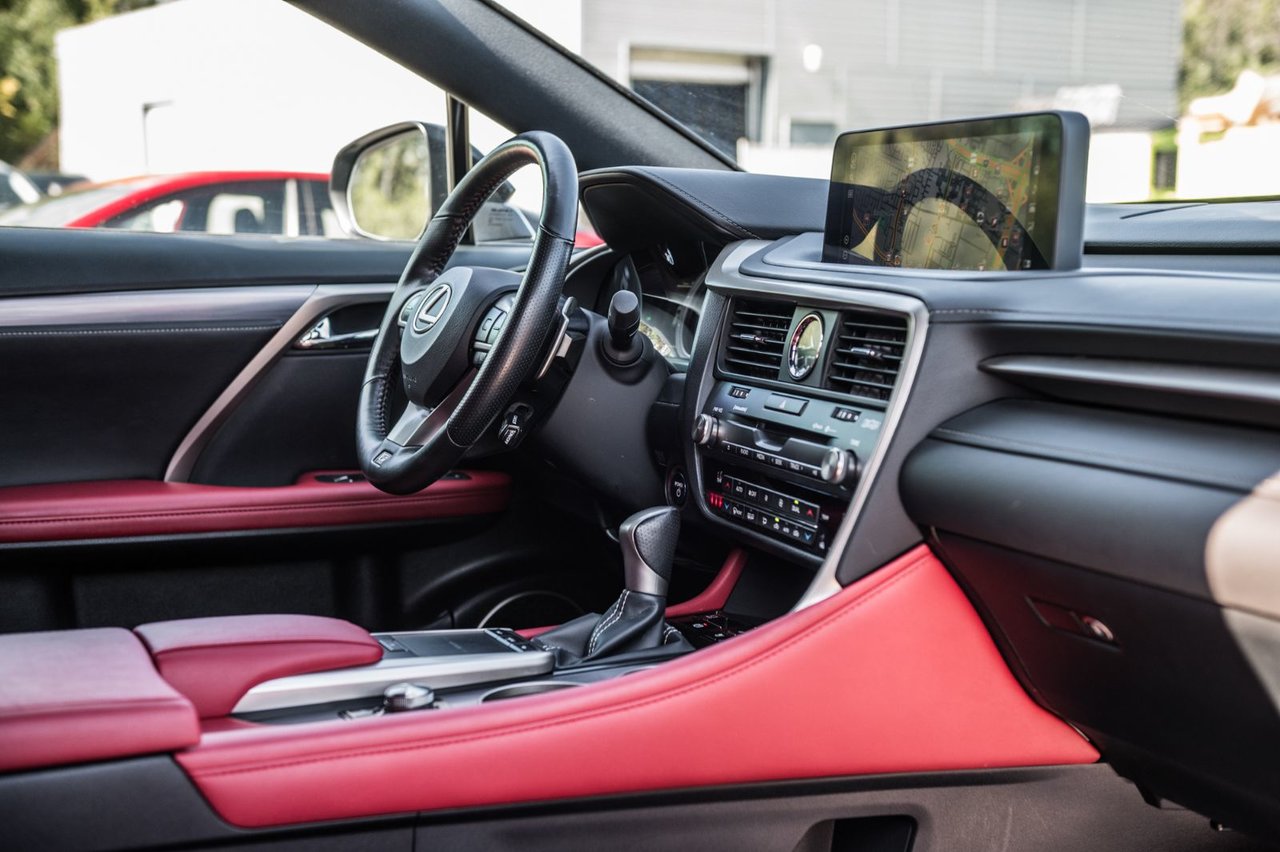 Used 2020 BLACK Lexus F SPORT 3 / NAVI-GPS / CAMERA 360 / PANO / MAGS-20 image 33