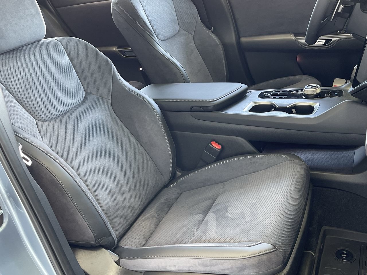 New 2023 Ether with Black Onyx Roof & Hood Lexus EXECUTIVE image 33