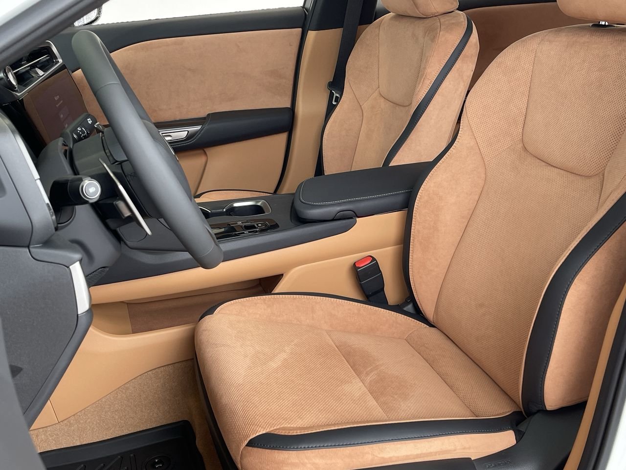 New 2023 Eminent White Pearl Lexus EXECUTIVE image 19