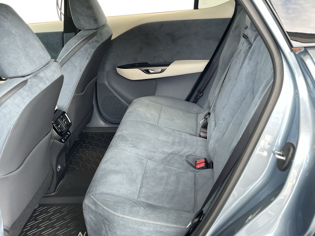 New 2023 Ether with Black Onyx Roof & Hood Lexus EXECUTIVE image 31