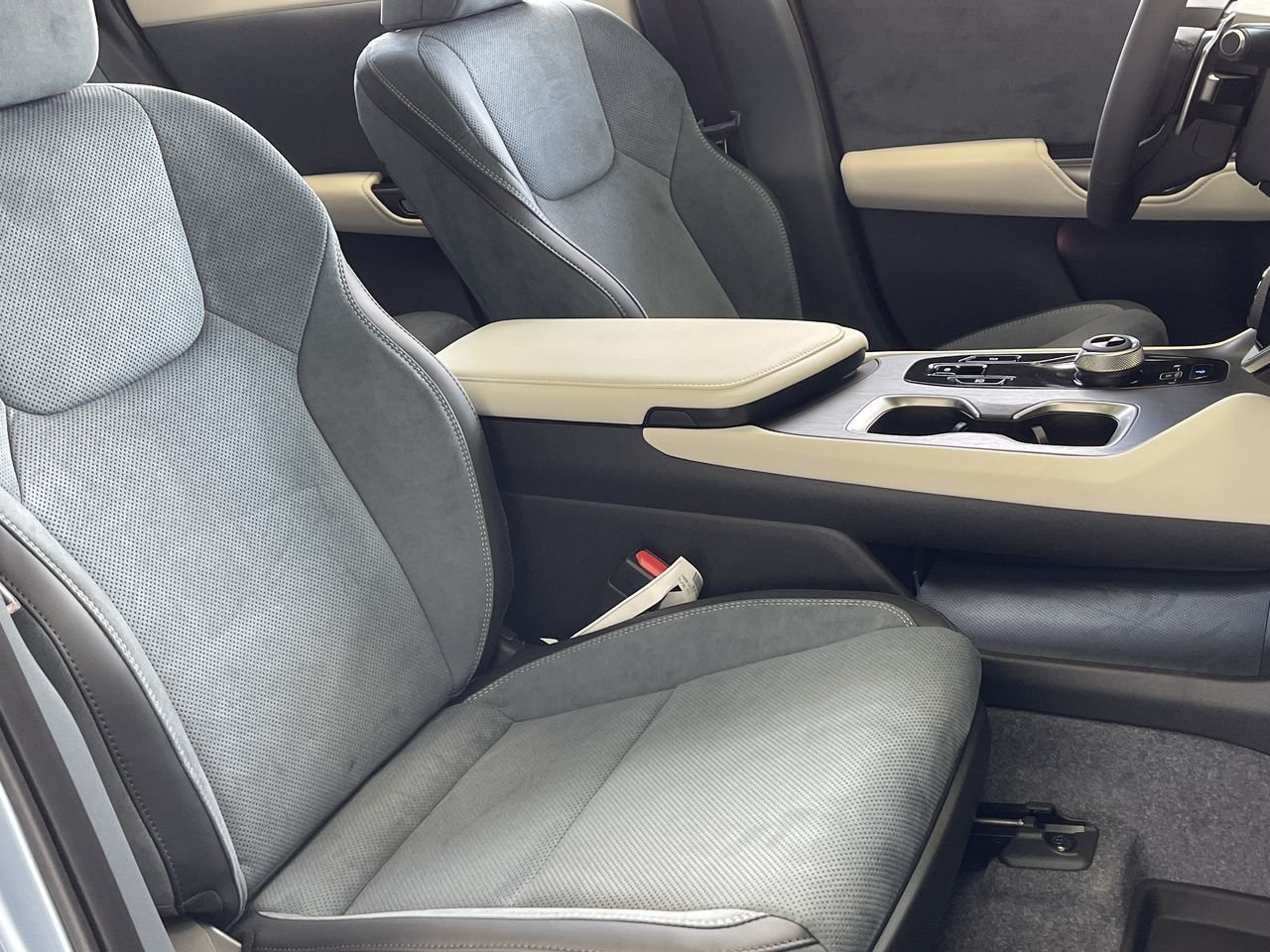 New 2023 Ether Lexus EXECUTIVE image 33