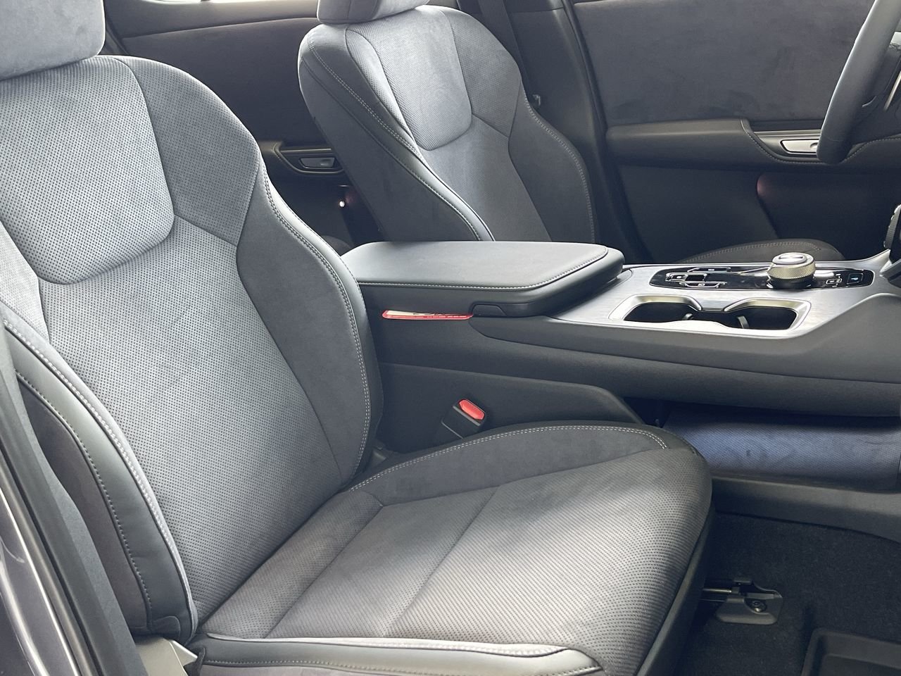 New 2023 Cloudburst Grey Lexus EXECUTIVE image 33