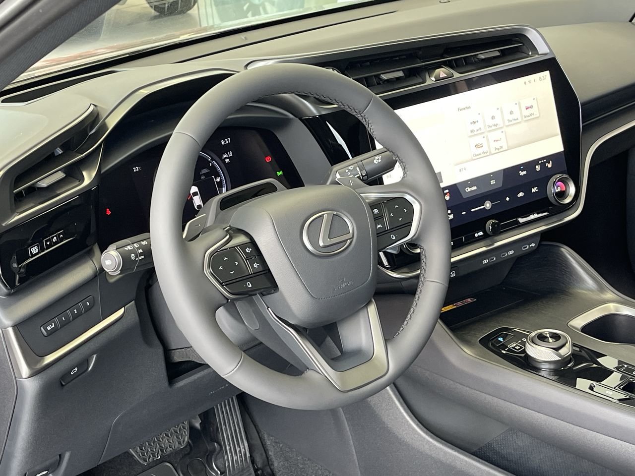 New 2023 Cloudburst Grey Lexus EXECUTIVE image 22