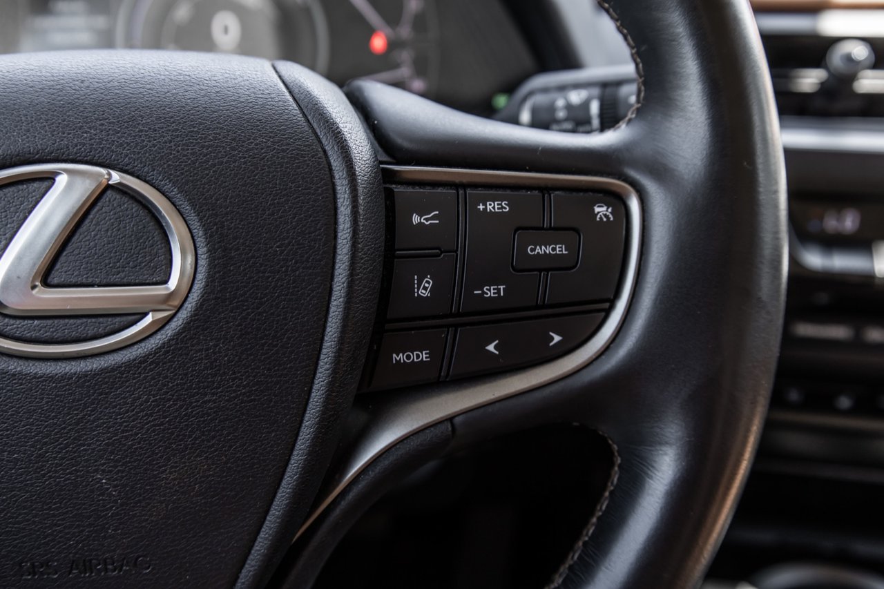 Used 2020 GREY Lexus LUXURY / NAVI-GPS / HUD /MAGS-18