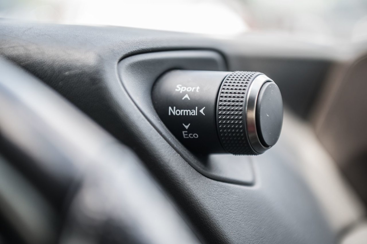 Used 2020 SILVER Lexus F SPORT 1 / CAMERA / TOIT OUVRANT / MAGS-18