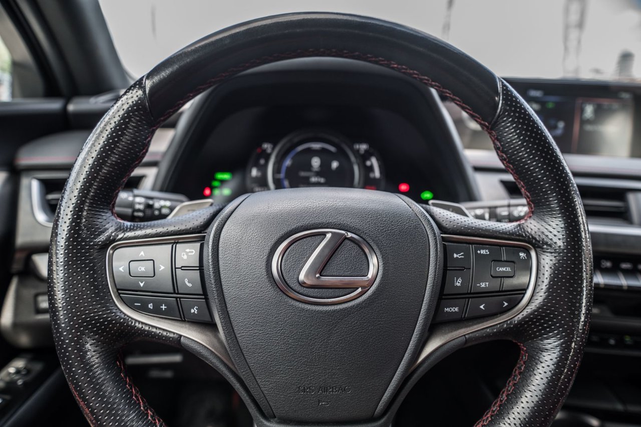 Used 2020 SILVER Lexus F SPORT 1 / CAMERA / TOIT OUVRANT / MAGS-18