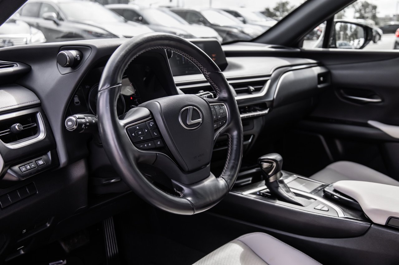Used 2020 BLACK Lexus PREMIUM / CAMERA / TOIT OUVRANT / MAGS-18