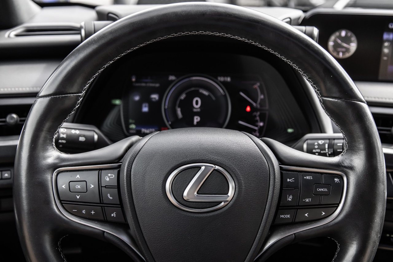 Used 2020 BLACK Lexus PREMIUM / CAMERA / TOIT OUVRANT / MAGS-18