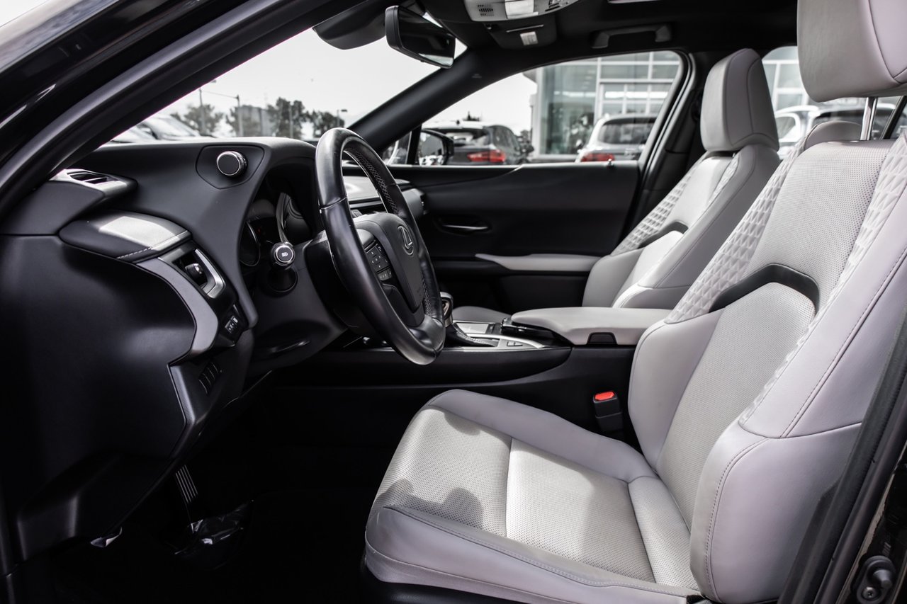 Used 2020 BLACK Lexus PREMIUM / CAMERA / TOIT OUVRANT / MAGS-18