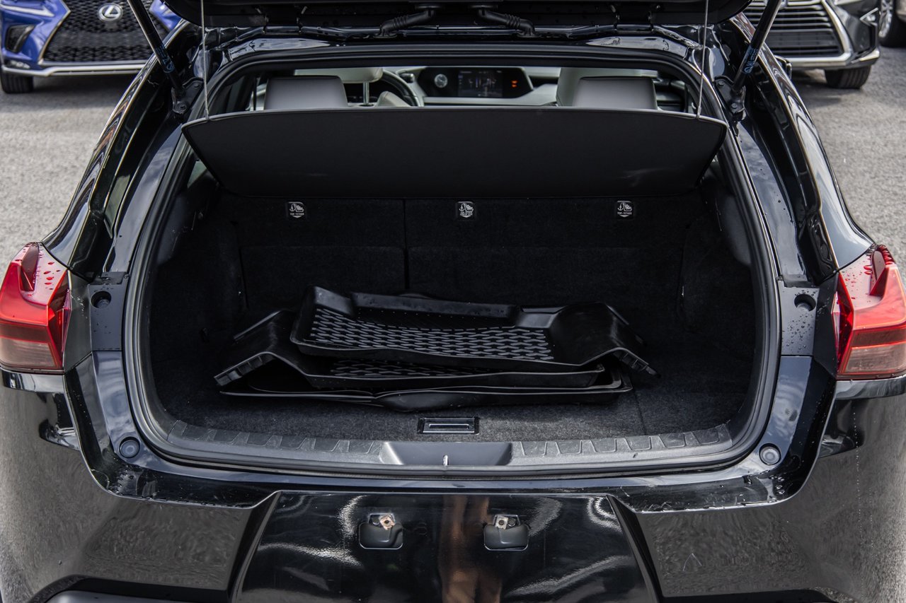 Used 2020 BLACK Lexus PREMIUM / CAMERA / TOIT OUVRANT / MAGS-18