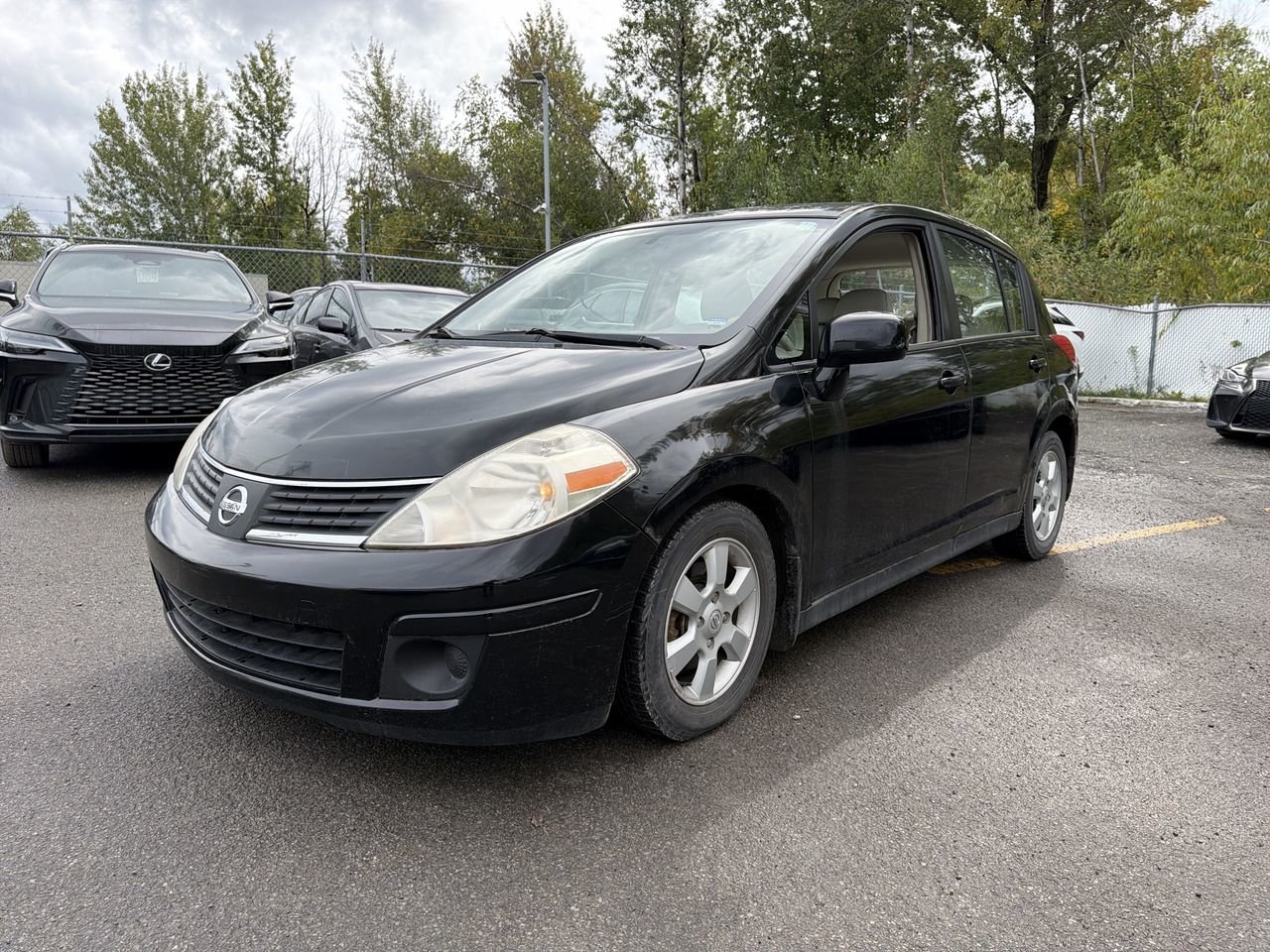 Black 2007 Nissan Versa Hatchback Front-Wheel Drive Manual