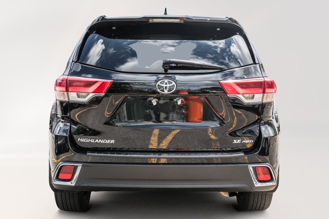 Used 2018 Caviar Toyota XLE / GPS / CAMERA / TOIT OUVRANT / MAGS-19