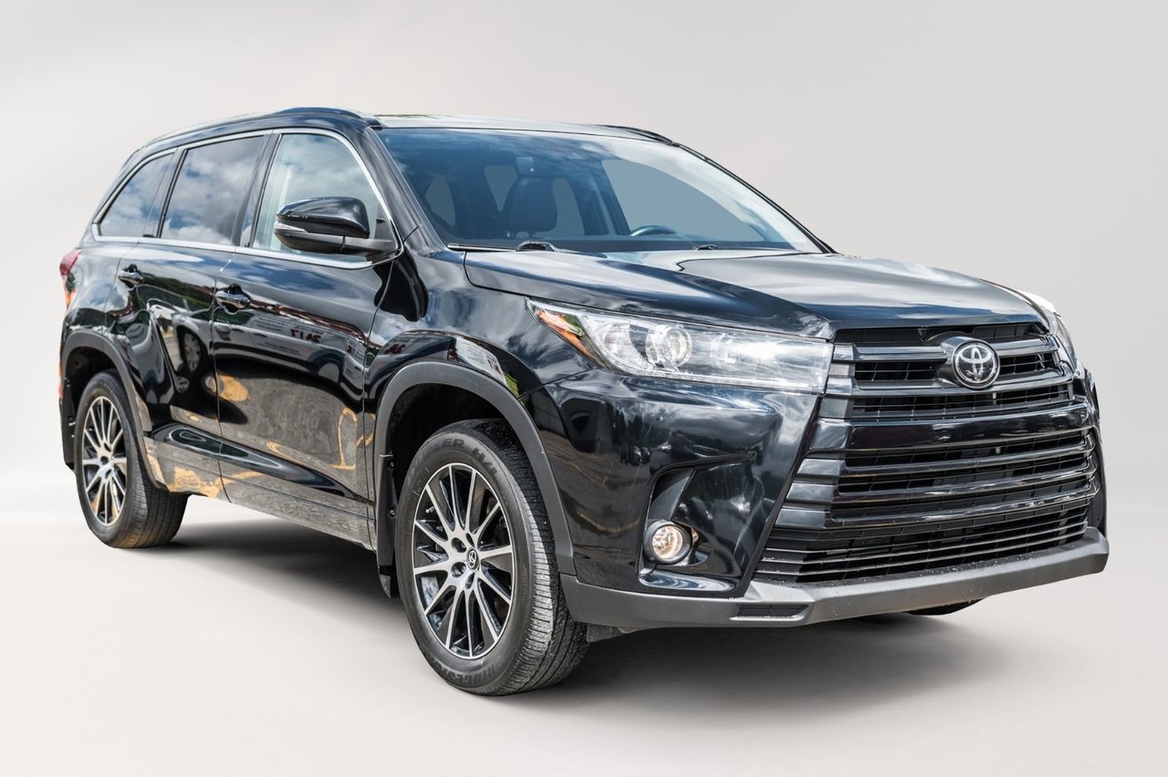 Used 2018 Caviar Toyota XLE / GPS / CAMERA / TOIT OUVRANT / MAGS-19