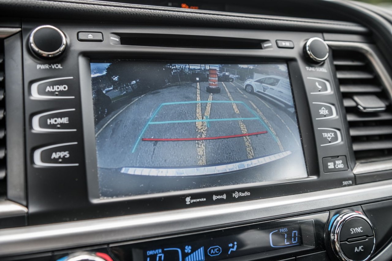 Used 2018 Caviar Toyota XLE / GPS / CAMERA / TOIT OUVRANT / MAGS-19