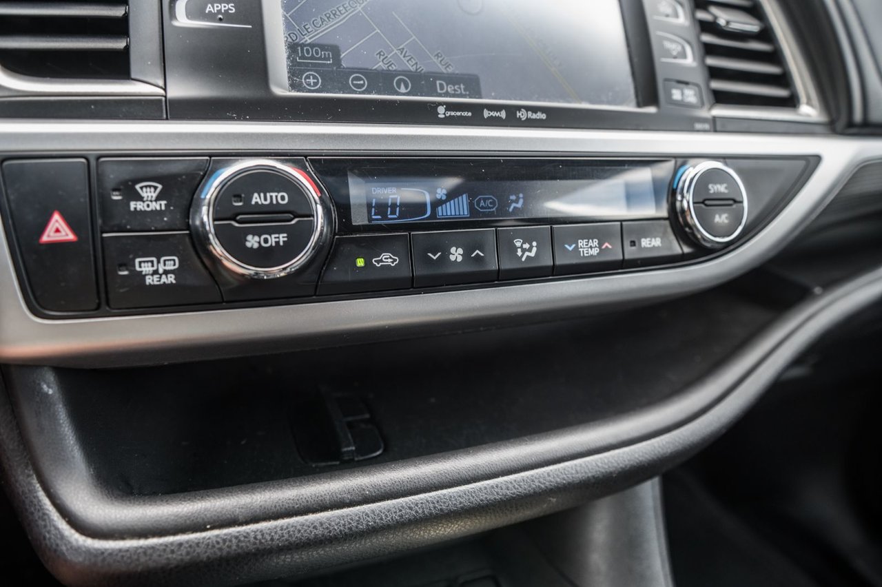 Used 2018 Caviar Toyota XLE / GPS / CAMERA / TOIT OUVRANT / MAGS-19
