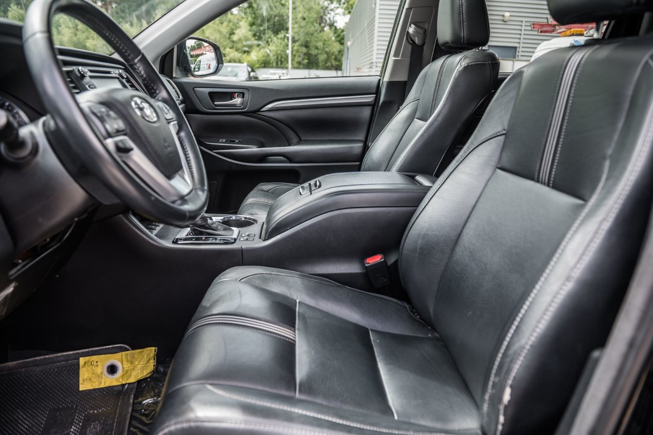 Used 2018 Caviar Toyota XLE / GPS / CAMERA / TOIT OUVRANT / MAGS-19