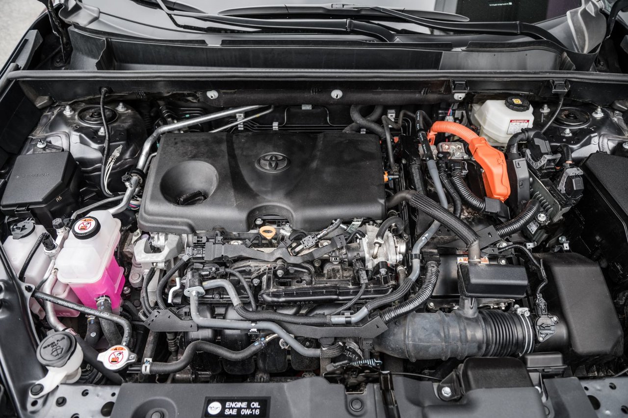 Used 2022 charcoal Toyota Hybrid XSE / CAMERA / TOIT OUVRANT / MAGS-18