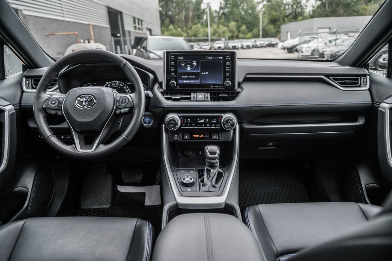 Used 2022 charcoal Toyota Hybrid XSE / CAMERA / TOIT OUVRANT / MAGS-18
