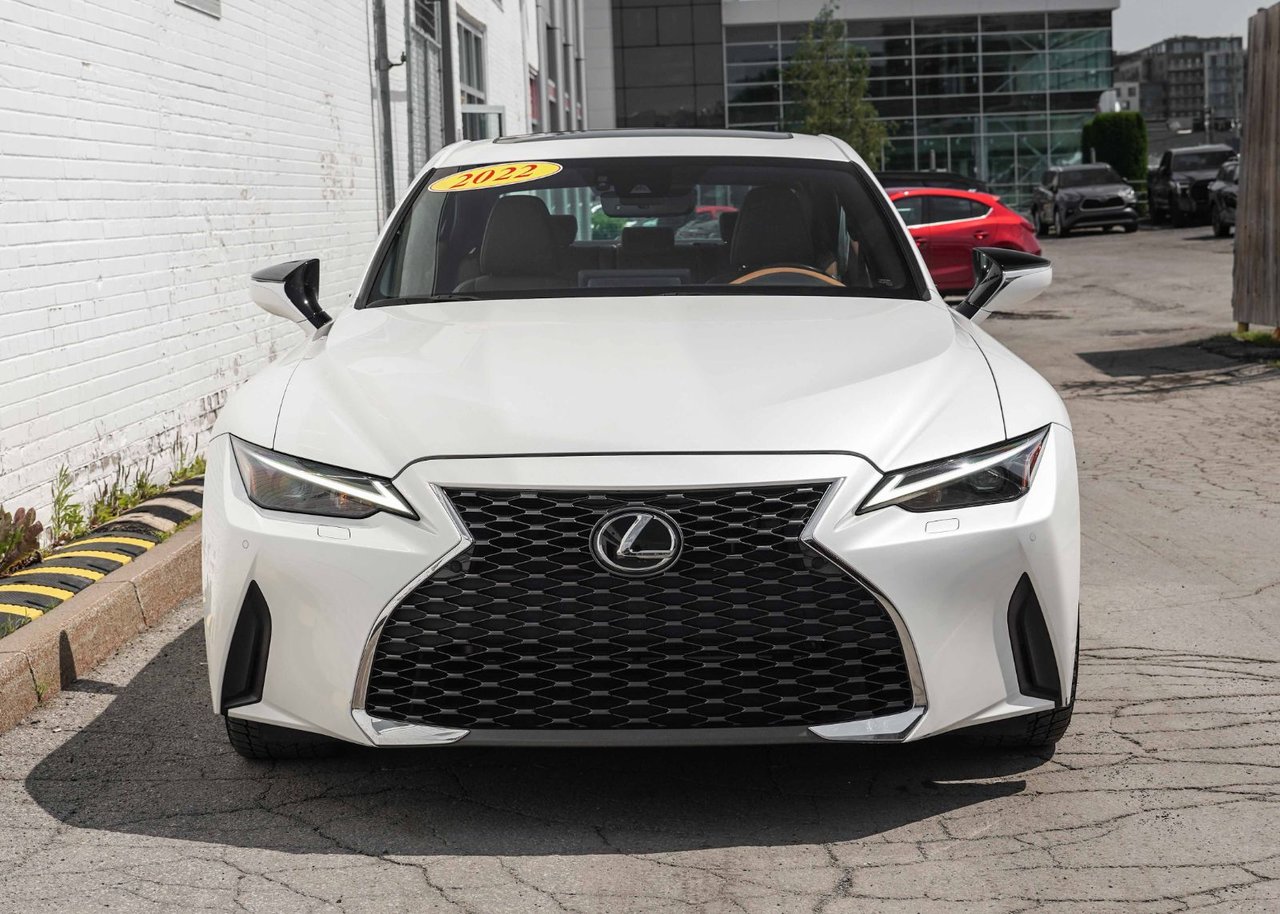 2022 Lexus IS