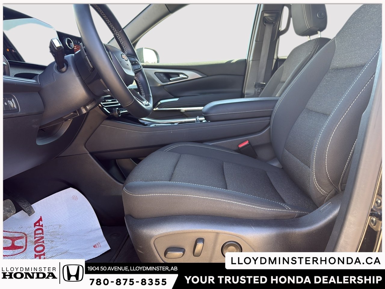 2025 Chevrolet Traverse LT-13