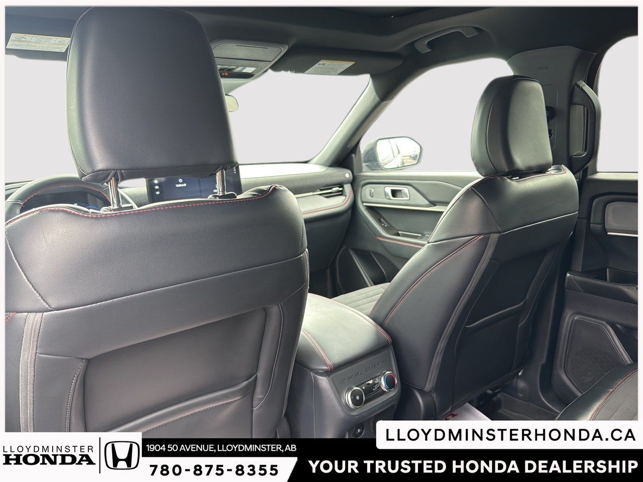 2025 Ford Explorer ST-Line-11