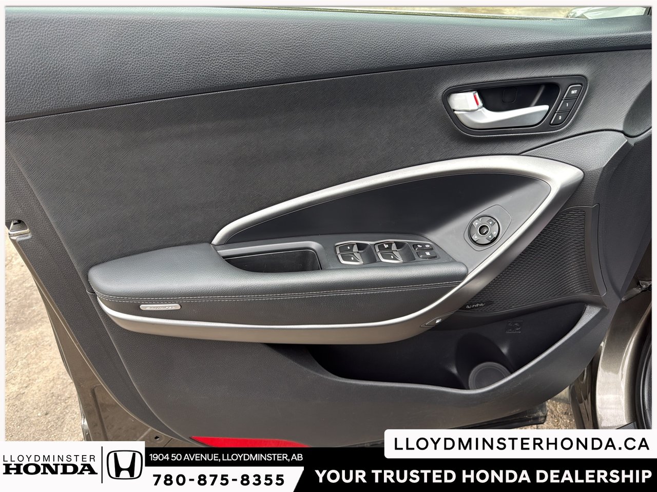2014 Hyundai Santa Fe Sport 2.0T Limited-14